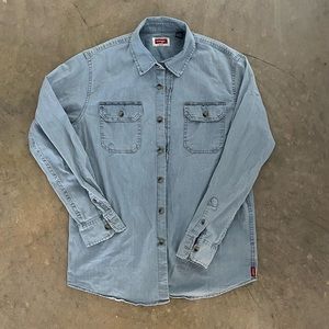 Wrangler | Men’s Light Wash Button Up